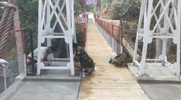 Hubungkan 3 Desa, Koramil 1411-03/Kajang Gelar Karya Bakti Genjot Pembangunan Jembatan Perintis