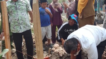 Bupati Bulukumba Letakkan Batu Pertama pembangunan Masjid di kompleks perumahan Gunawan Residen caile ujung bulu