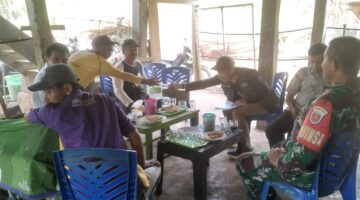 Babinsa Desa Batang Gelar Komsos Bersama Pemerintah Desa dan Tim Vaksinasi Hewan Ternak