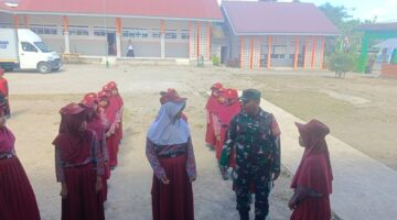 Babinsa Kodim 1411/Bulukumba Bekali Siswa SDN 201 Garanta Wawasan Kebangsaan dan Disiplin Baris-Berbaris