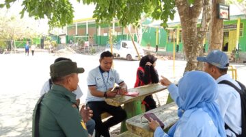 Babinsa Koramil 1411-06/Bontotiro Laksanakan Komsos, Imbau Warga Waspadai Pencurian dan Bahaya Kebakaran