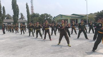 Asah Kemampuan dan Ketangkasan Prajurit, Personel Kodim 1411/Bulukumba Gelar Latihan Pencak Silat Militer