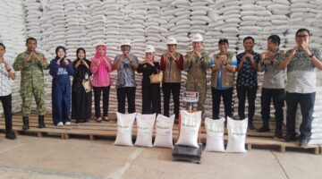 DANDIM 1411/BULUKUMBA HADIRI PEMERIKSAAN KUALITAS DAN KESIAPAN PENYALURAN BANTUAN PANGAN ALOKASI OKTOBER–DESEMBER 2026