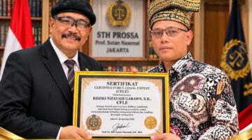 Prof. Dr. KH. Sutan Nasomal Sematkan Gelar CFLE kepada Rishki Nifayadi Garawn, Apresiasi Dedikasi di Dunia Jurnalistik dan Sosial